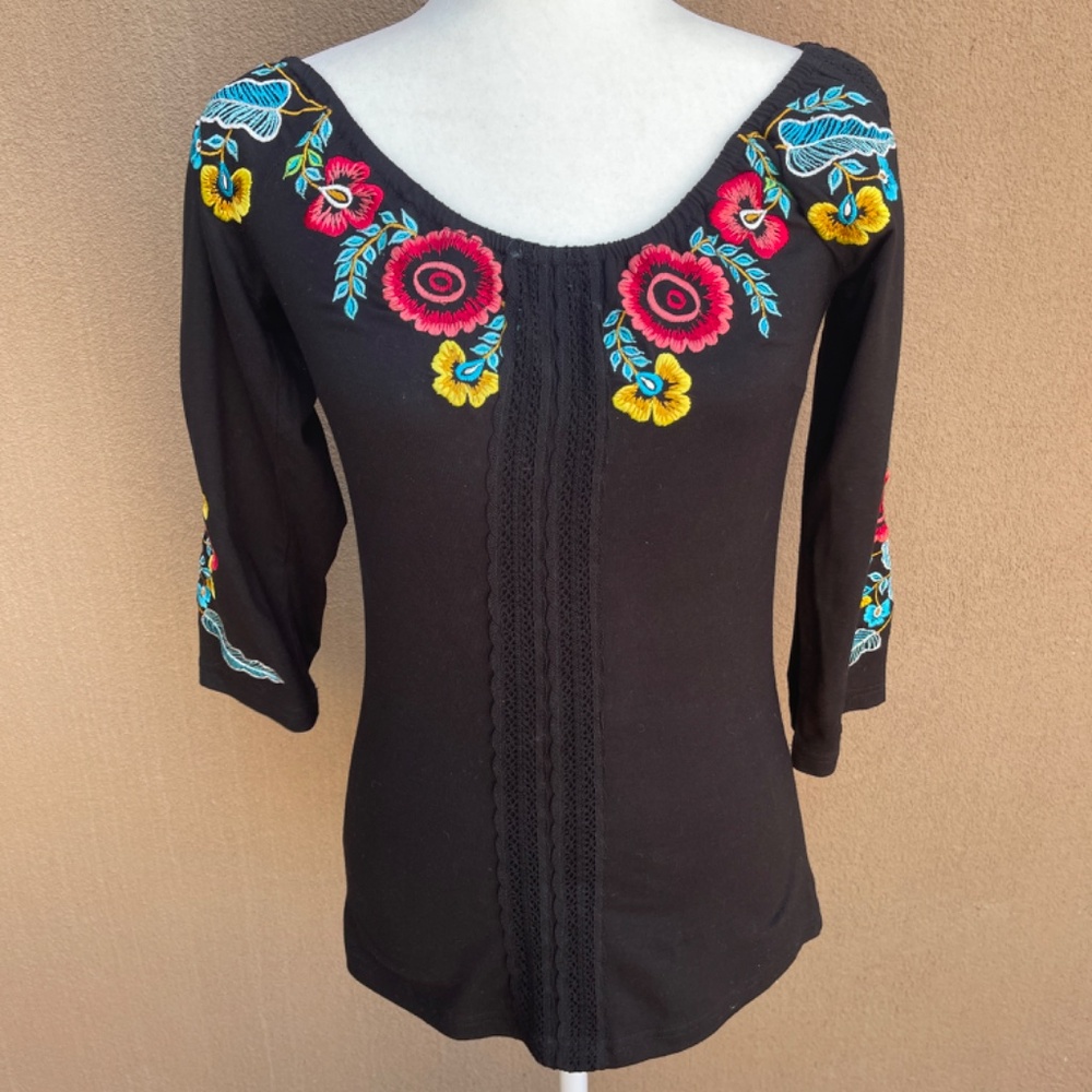 Vintage Collection Embroidered Floral Knit Top, Blouse Size Small - Picture 8 of 12